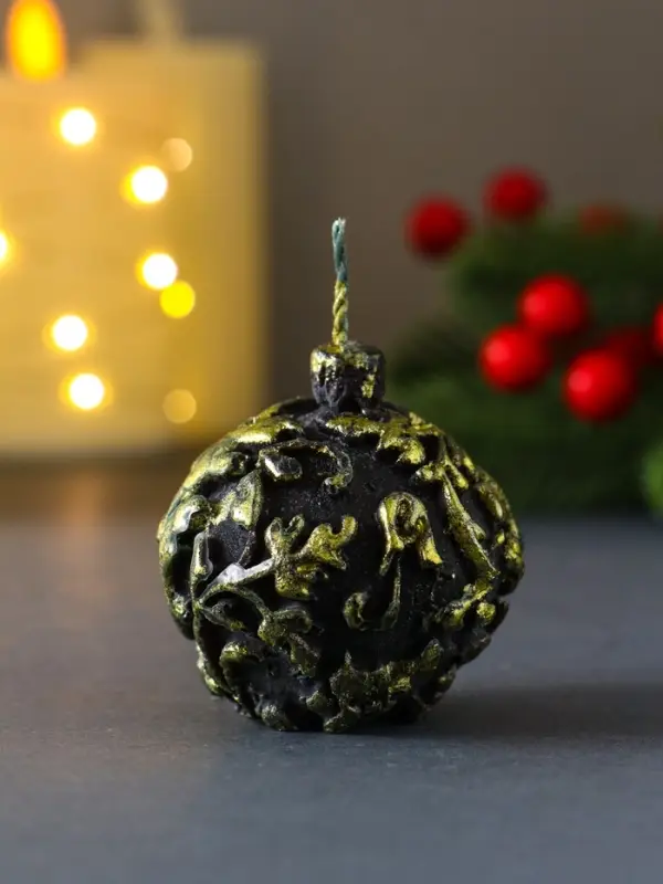 Свеча "Новогодний шарик", 55х55 мм, светло-зеленая роспись