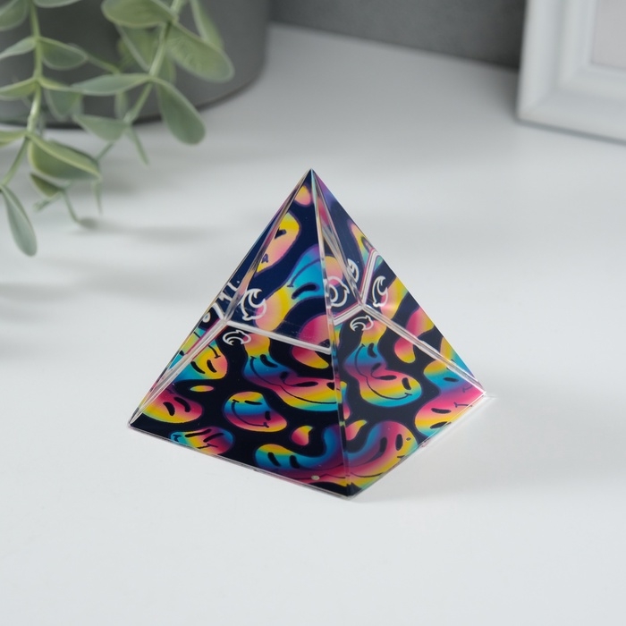 Сувенир стекло пирамида Сувенир стекло пирамида "Смайлы" 6х6х6 см
