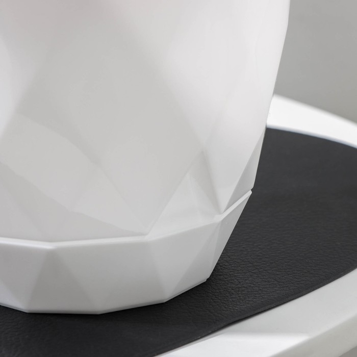 Горшок для цветов с поддоном Laurel, 1,3 л, d=14,5 см, h=12,5 см, пластиковый, белый Горшок для цветов с поддоном Laurel, 1,3 л, d=14,5 см, h=12,5 см, пластиковый, белый