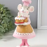 Сувенир полистоун "Мышка-кондитер в розовом платье и колпаке, с тортом" 8,5х6х17 см
