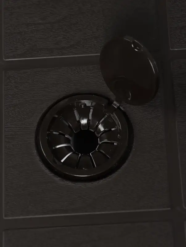 Стол круглый &laquo;Атлант&raquo;, 90&times;90&times;76.5 см, пластиковый, коричневый