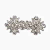 Зажим для кардигана "Ажур", гербер, цвет белый в серебре Зажим для кардигана "Ажур", гербер, цвет белый в серебре