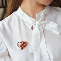 Брошь &laquo;Сердце с цветами&raquo;, красная в золоте