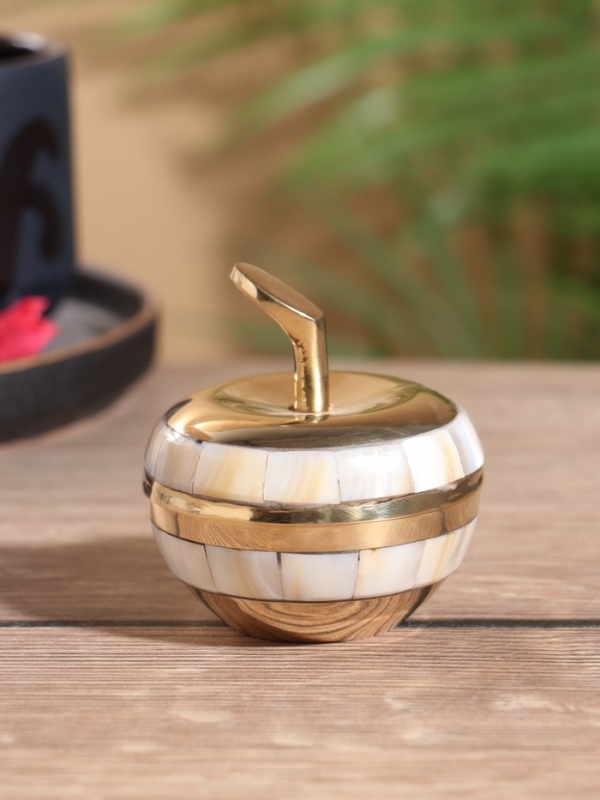 Шкатулка Шкатулка "Яблоко золотое" латунь с перламутром 6х6х6,5 см