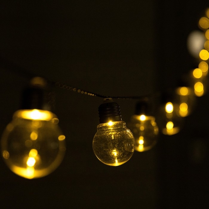 Гирлянда «Нить», 2.7 м, с насадками в виде ламп, IP44, 10 LED, 8 режимов, солнечная батарея, тёмная нить, свечение тёплое белое