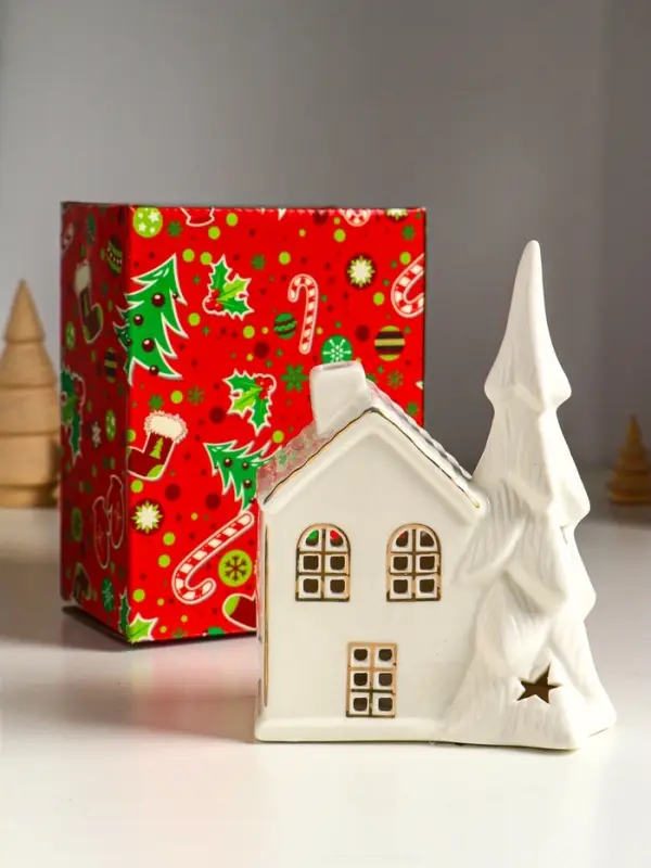 Сувенир керамика свет "Ель у домика" белый с золотом 12х7,5х16 см