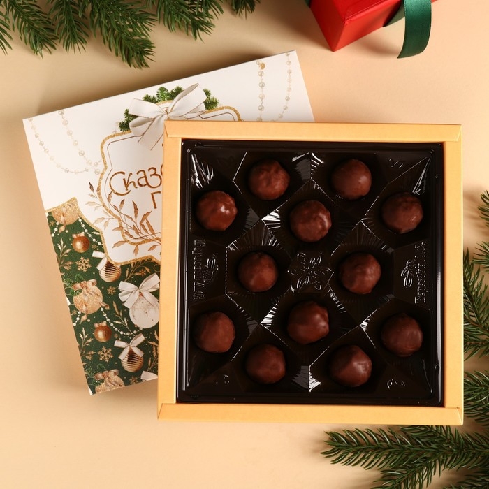 Конфеты грильяж «Сказочного года» с арахисом, изюмом, цукатами из апельсина и мёдом, в коробке, 135 г. Конфеты грильяж «Сказочного года» с арахисом, изюмом, цукатами из апельсина и мёдом, в коробке, 135 г.