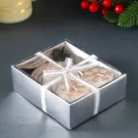 Набор свечей &laquo;Снежинки и подсвечник&raquo;, 3 шт., 12&times;10&times;4 см