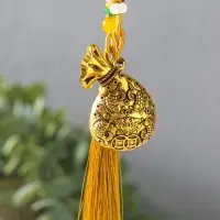 Подвеска металл, текстиль &laquo;Мешок и рыбы с лотосом, с кисточкой&raquo;, золотистый, 1.5&times;5.5&times;14 см