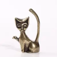 Фигурка декоративная &laquo;Кошка с поднятой лапкой&raquo;, металл, 2.6&times;1.2&times;4 см