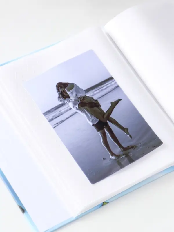 Фотоальбом на 40 фото 13х18 см Фотоальбом на 40 фото 13х18 см "Новогодний домик" в коробке тисн.серебро 5х18х20,8 см