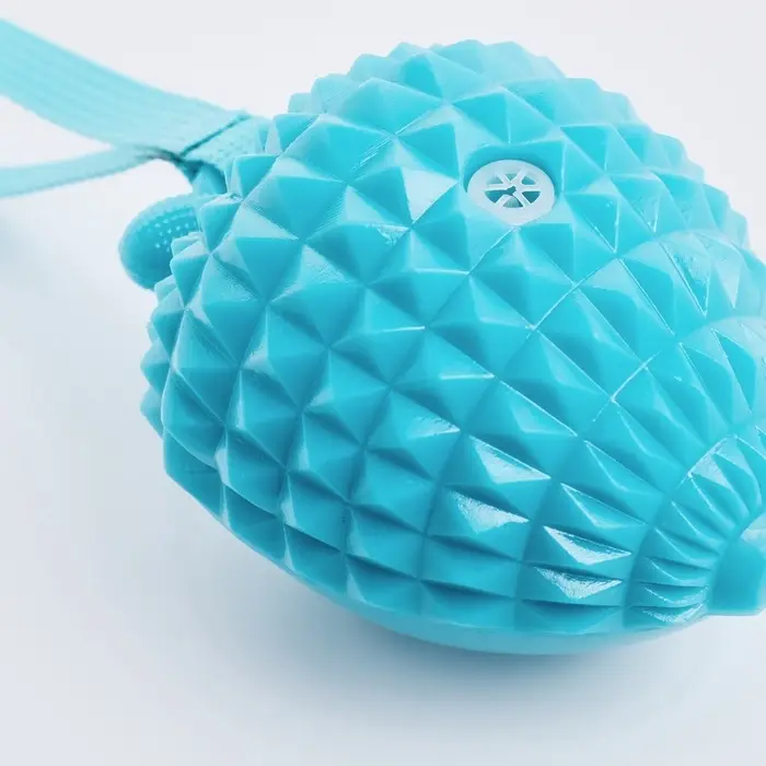 Массажная игрушка для собак &laquo;Клубничка&raquo;,10 см, пищащая, TPR, МИКС