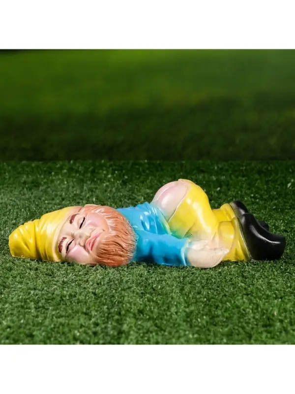 Садовая фигура из гипса &laquo;Рыжий пьяный гном&raquo;, 23&times;16&times;7 см