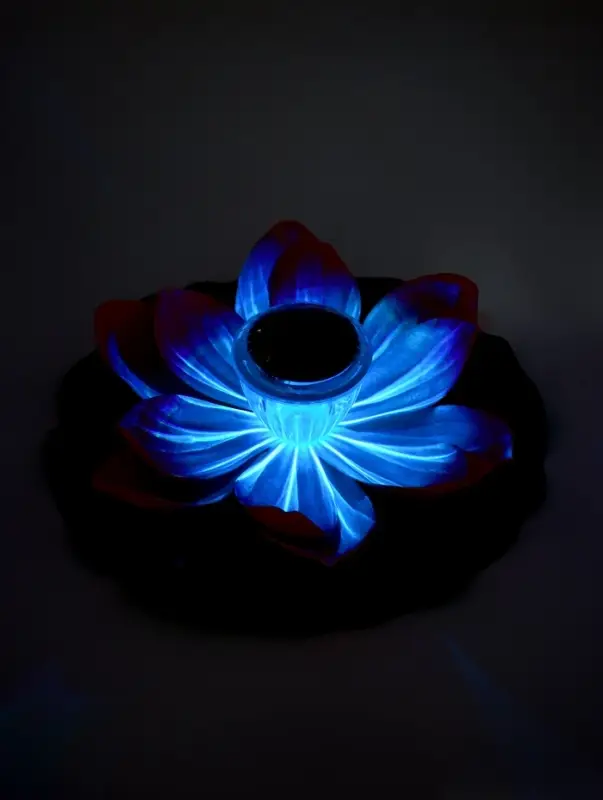 Садовый светильник для водоемов 28 х 28 х 9 см на солнечной бат-е Садовый светильник для водоемов 28 х 28 х 9 см на солнечной бат-е "Лотос" красный N008