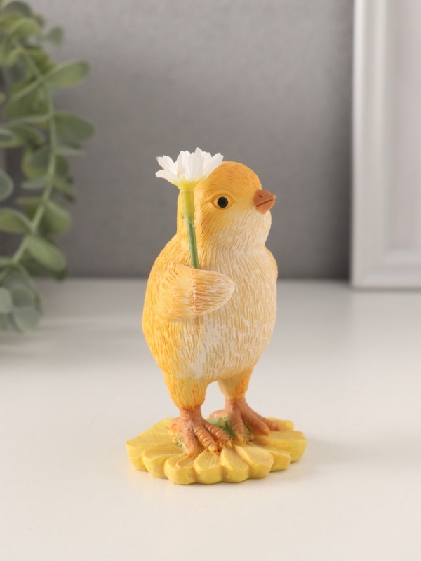 Сувенир полистоун  Сувенир полистоун "Цыплёнок с ромашкой" 5,5х5,5х10 см
