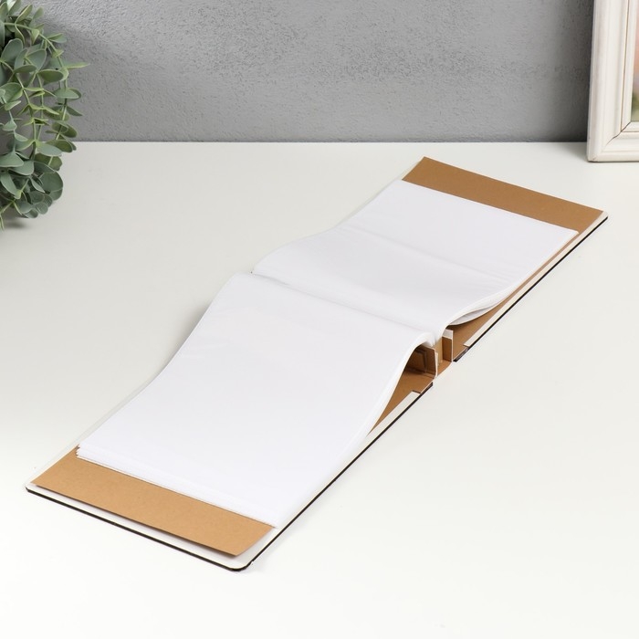 Фотоальбом на 52 фото 15х20 см Фотоальбом на 52 фото 15х20 см "Цветы нарисованные маслом" дерево, блеск 4х17,4х25 см