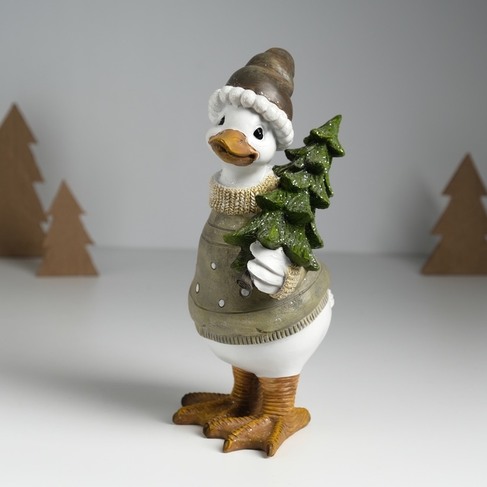 Сувенир полистоун Сувенир полистоун "Гусь в свитере в горох, несёт ёлку" светло-зелёный 9,5х12х22,5 см