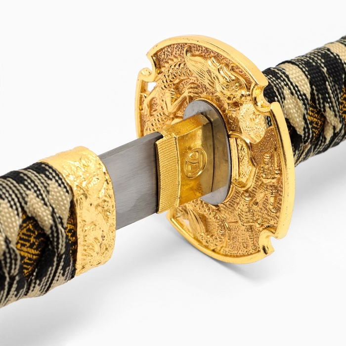 Сувенирное оружие Сувенирное оружие "Катана Хикэру" 78 см, чёрная с золотом, на подставке