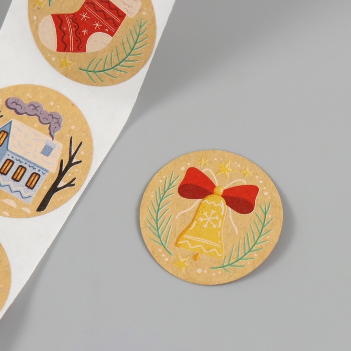 Наклейка бумага крафт Наклейка бумага крафт "Привет, Новый год!" d=2,5 см 252 шт в рулоне