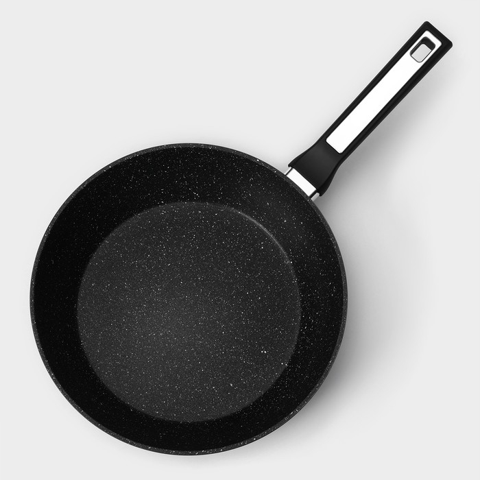 Сковорода Magistro Warrior, d=26 см, h=7 см, антипригарное покрытие, индукция, цвет чёрный Сковорода Magistro Warrior, d=26 см, h=7 см, антипригарное покрытие, индукция, цвет чёрный