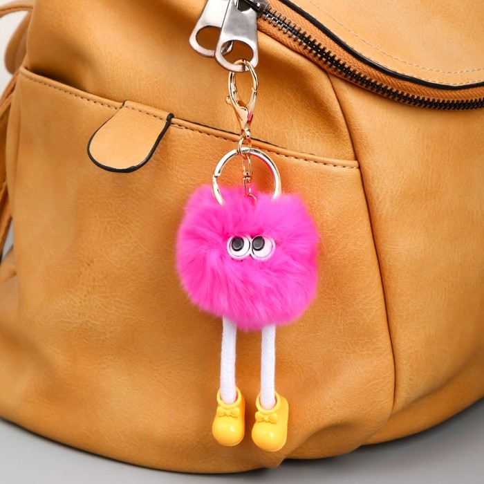 Пушистик на кольце с карабином  Пушистик на кольце с карабином "Чудик с длинными ножками в ботинках" ярко-розовый