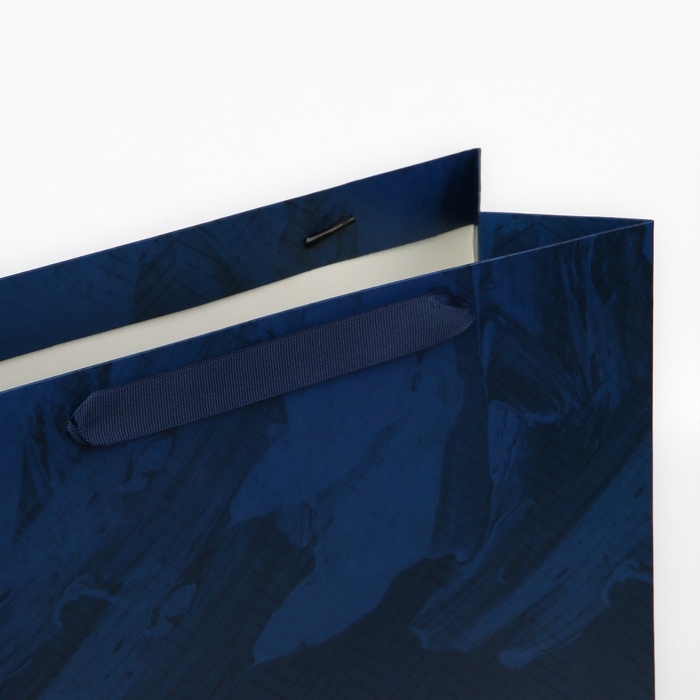 Пакет подарочный ламинированный квадратный, упаковка, &laquo;Настоящему мужчине&raquo;, 30 х 30 х 12 см