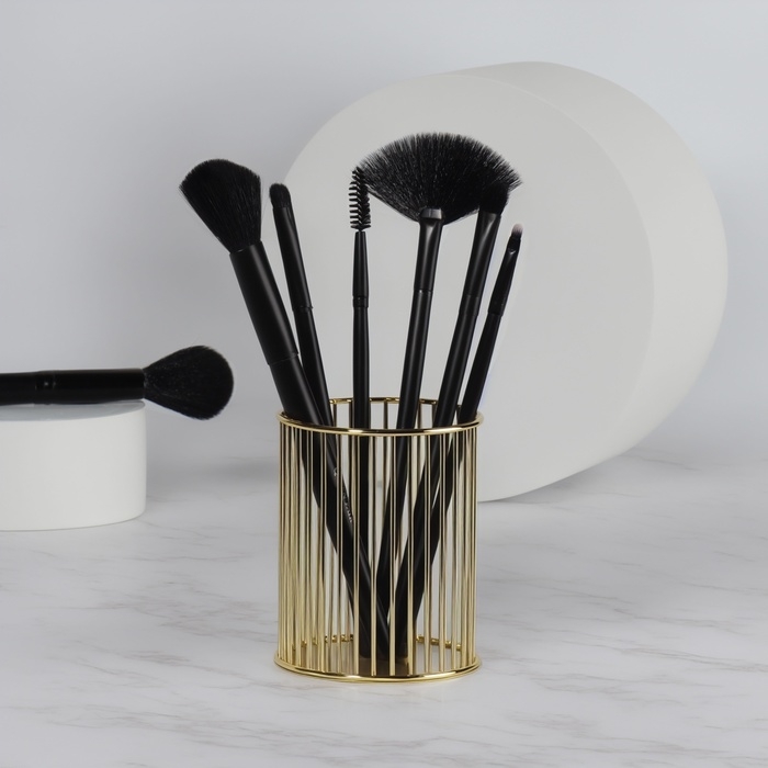 Органайзер - подставка для хранения маникюрных/косметических принадлежностей, d = 8 × 10 см, цвет золотистый Органайзер - подставка для хранения маникюрных/косметических принадлежностей, d = 8 × 10 см, цвет золотистый