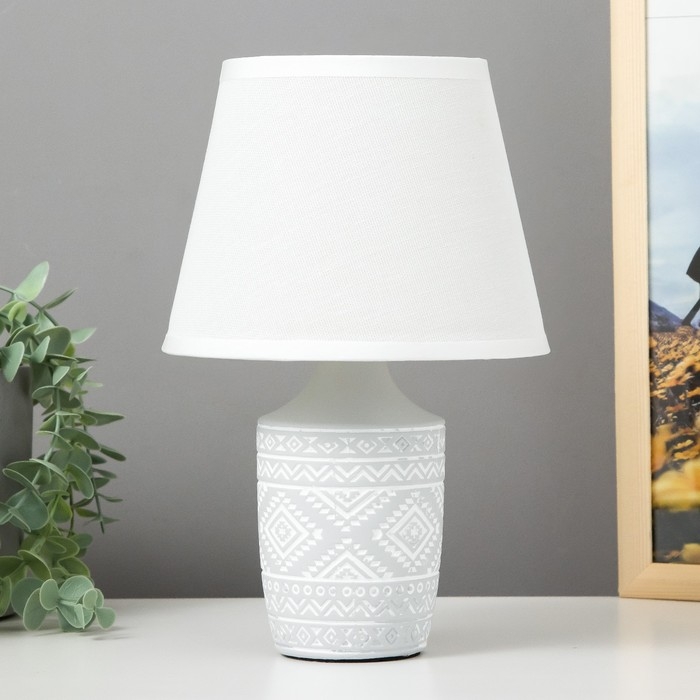 Настольная лампа 16529/1WT E14 40Вт белый 17,5х17,5х26,5 см Настольная лампа 16529/1WT E14 40Вт белый 17,5х17,5х26,5 см