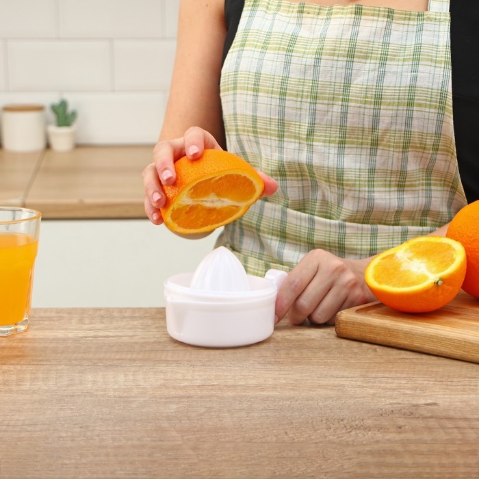 Соковыжималка Доляна, 11,5×8,5×9 см, цвет белый Соковыжималка Доляна, 11,5×8,5×9 см, цвет белый