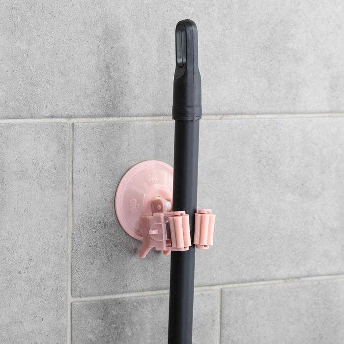 Держатель для уборочного инвентаря на вакуумной присоске, 5,5×5,5×7 см, цвет МИКС Держатель для уборочного инвентаря на вакуумной присоске, 5,5×5,5×7 см, цвет МИКС