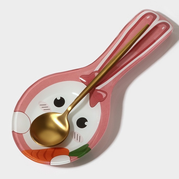 Подставка стеклянная под ложку Доляна «Зайка и морковка», цвет розовый