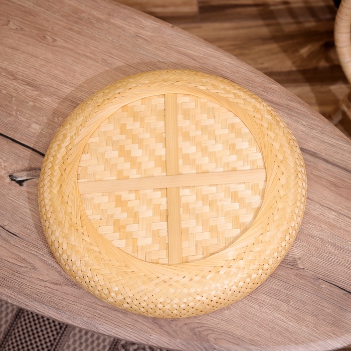 Тарелка плетёная, из бамбука 40х40х6 см Тарелка плетёная, из бамбука 40х40х6 см
