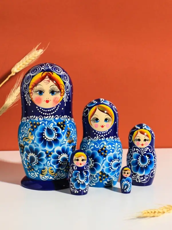 Матрешка дерево &laquo;Русская красота&raquo;, синий платок, 18 см, 5 кукольная, ручная роспись