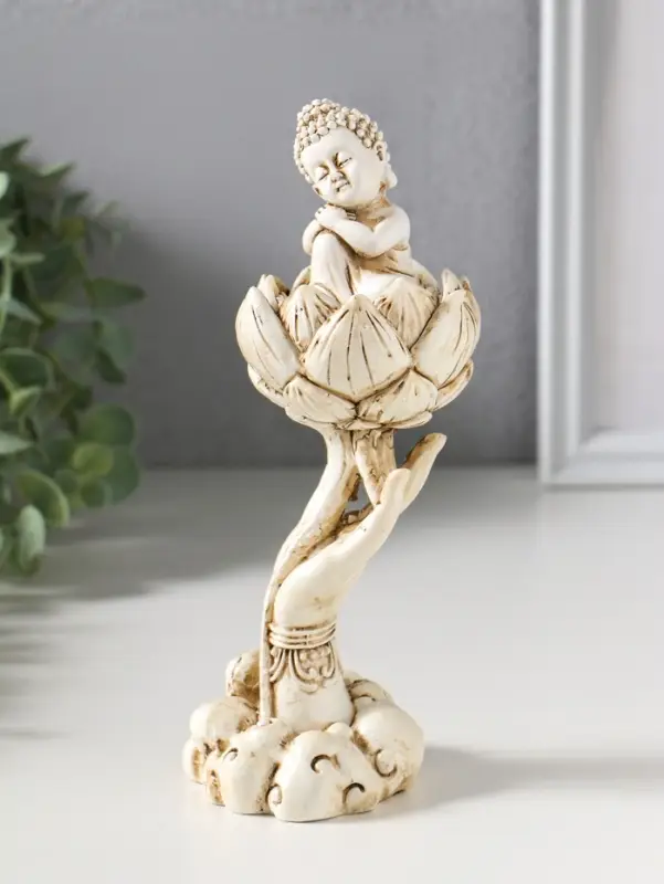 Сувенир полистоун "Рука с лотосом и Буддой" беж 7х7,5х18 см