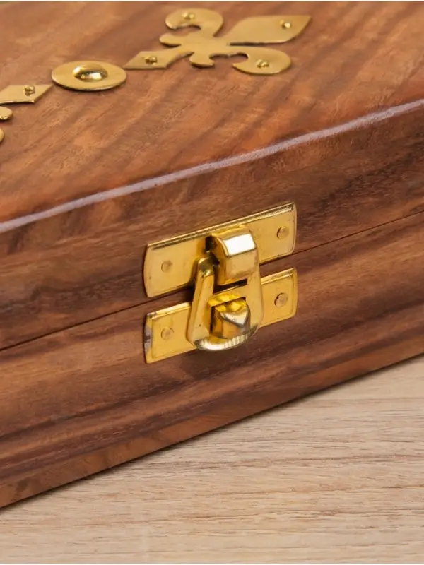 Шкатулка &laquo;Лилия&raquo;, 20&times;8&times;5 см, дерево шишам, латунь