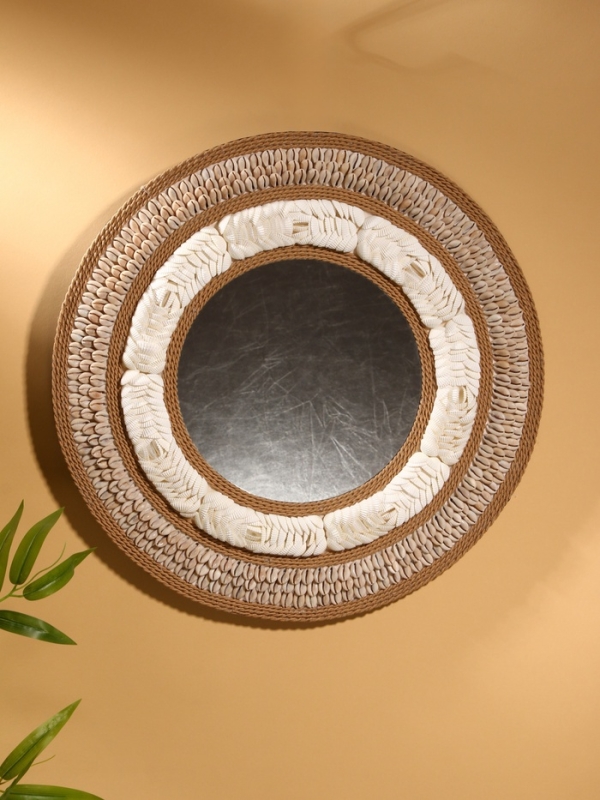 Зеркало настенное 50 см (декорировано ракушкой)