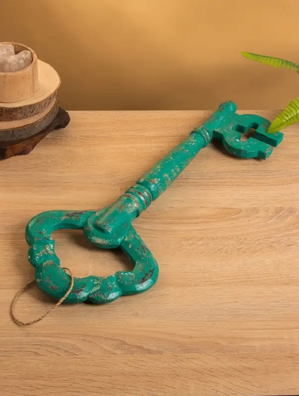 Сувенир «Ключ от счастья», 21×4.5×50 +/- 3 см, дерево, зелёный Сувенир «Ключ от счастья», 21×4.5×50 +/- 3 см, дерево, зелёный