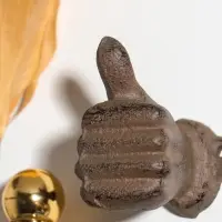Крючок настенный &laquo;Рука - класс&raquo;, ключница декоративная, чугун, 7.5&times;3.8&times;8 см