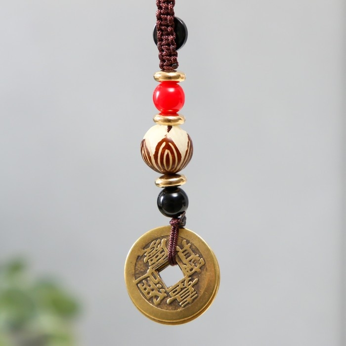 Подвеска с монетой в виде пяти императоров d=2,7 см Подвеска с монетой в виде пяти императоров d=2,7 см