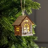 Ёлочная игрушка &laquo;Домик с оленями&raquo;, 8&times;7&times;5.5 см, от батареек, свечение тёплое белое