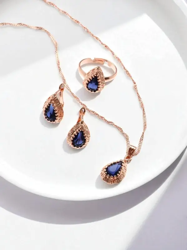 Гарнитур 3 предмета: серьги, кулон, кольцо безразмерное &laquo;Эдель&raquo;, капля, тёмно-синие в золоте, 45 см