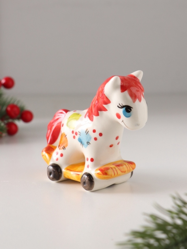 Качалка фарфоровая Качалка фарфоровая "Лошадка на колесах", в. 8 см