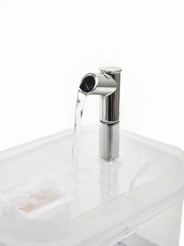 Фонтан для кошек и собак 1,5 л, 16,5 х 13 х 12 см, евророзетка, прозрачный Фонтан для кошек и собак 1,5 л, 16,5 х 13 х 12 см, евророзетка, прозрачный