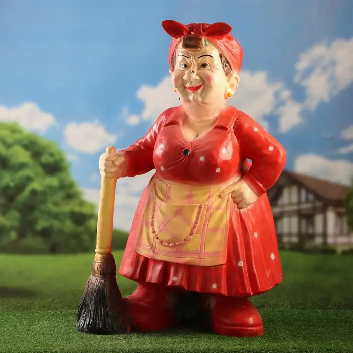 Садовая фигура  Садовая фигура "Теща с метлой" 40х50х80см