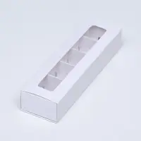 Коробка под 5 конфет с обечайкой, с окном, с тонкими разделителями, белый 21×5×3.3 см