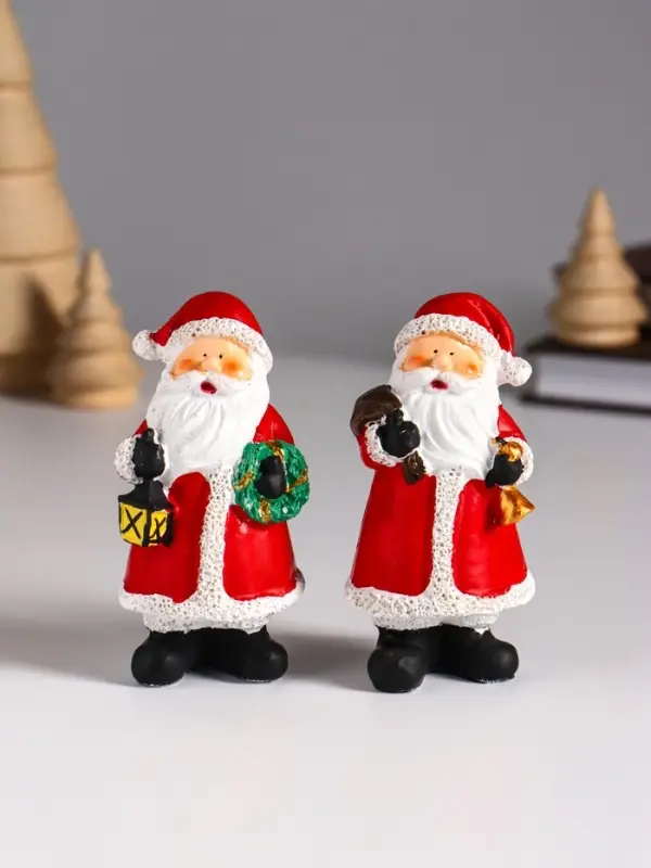 Сувенир полистоун  Сувенир полистоун "Дедушка Мороз в красном с колокольчиком/фонарём" МИКС 4,8х3,5х8,7 см