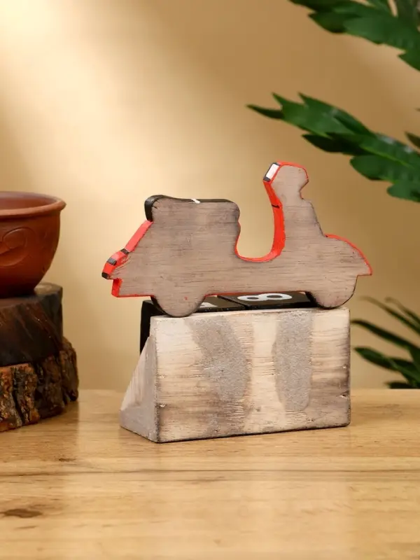 Календарь настольный &laquo;Мопед&raquo;, 14&times;5.5&times;14 см, дерево, красный