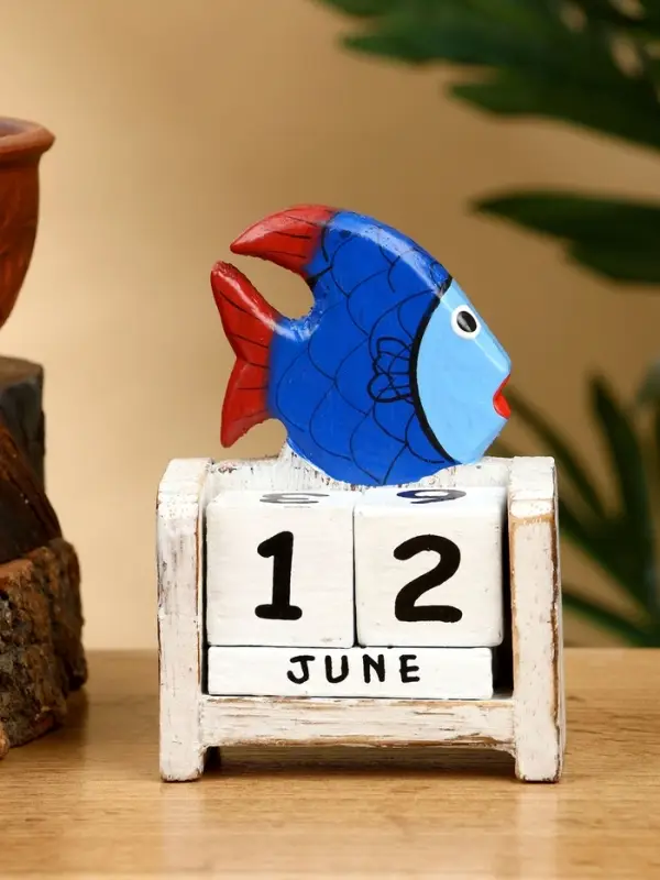 Календарь настольный «Рыбка», 7×4×10 см, дерево, сине-белый Календарь настольный «Рыбка», 7×4×10 см, дерево, сине-белый