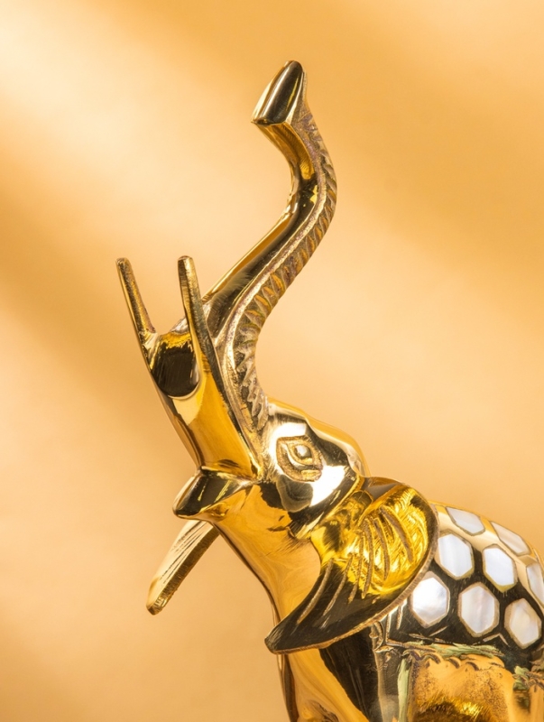 Сувенир Сувенир "Слон на шаре" латунь с перламутром 13х15х33 см