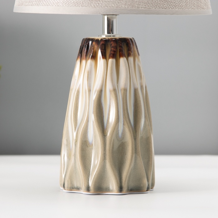 Настольная лампа с абажуром RISALUX «Филд», Е14, 40 Вт, 20×20×33 см Настольная лампа с абажуром RISALUX «Филд», Е14, 40 Вт, 20×20×33 см